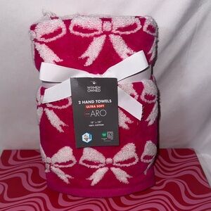 Ultra Soft Pink and White Hand Towels